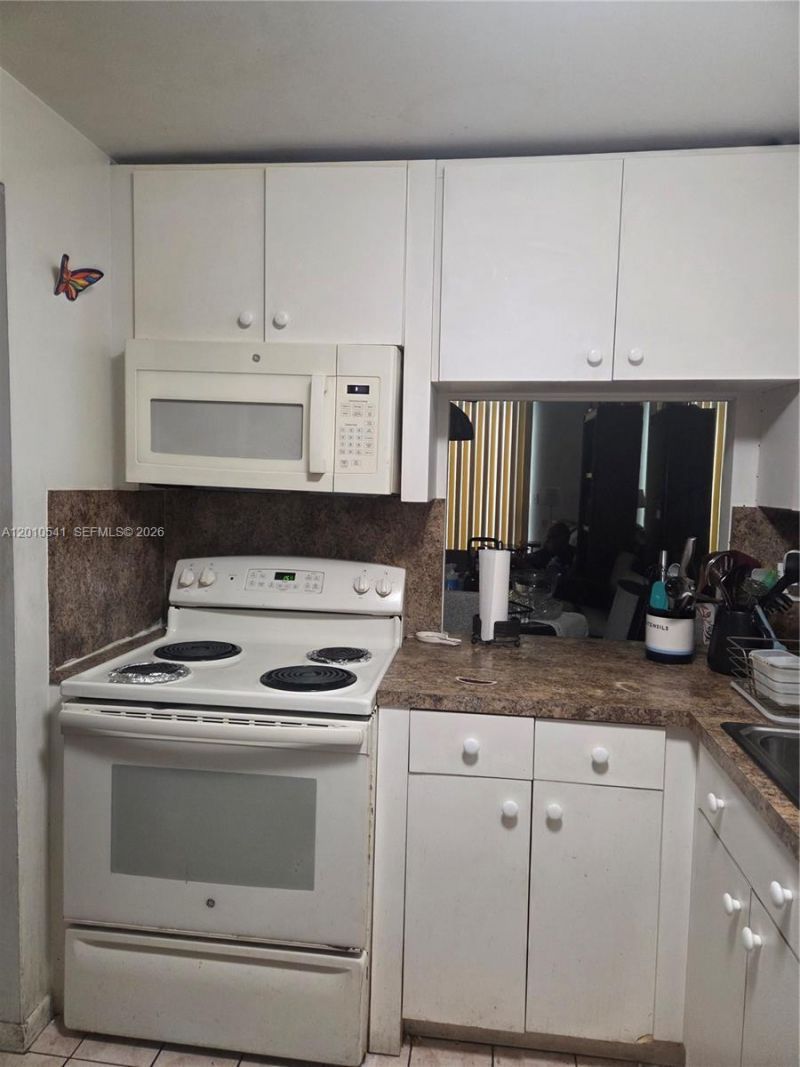 1817 S Ocean Dr , Unit 325, Hallandale Beach, FL 33009 Photo