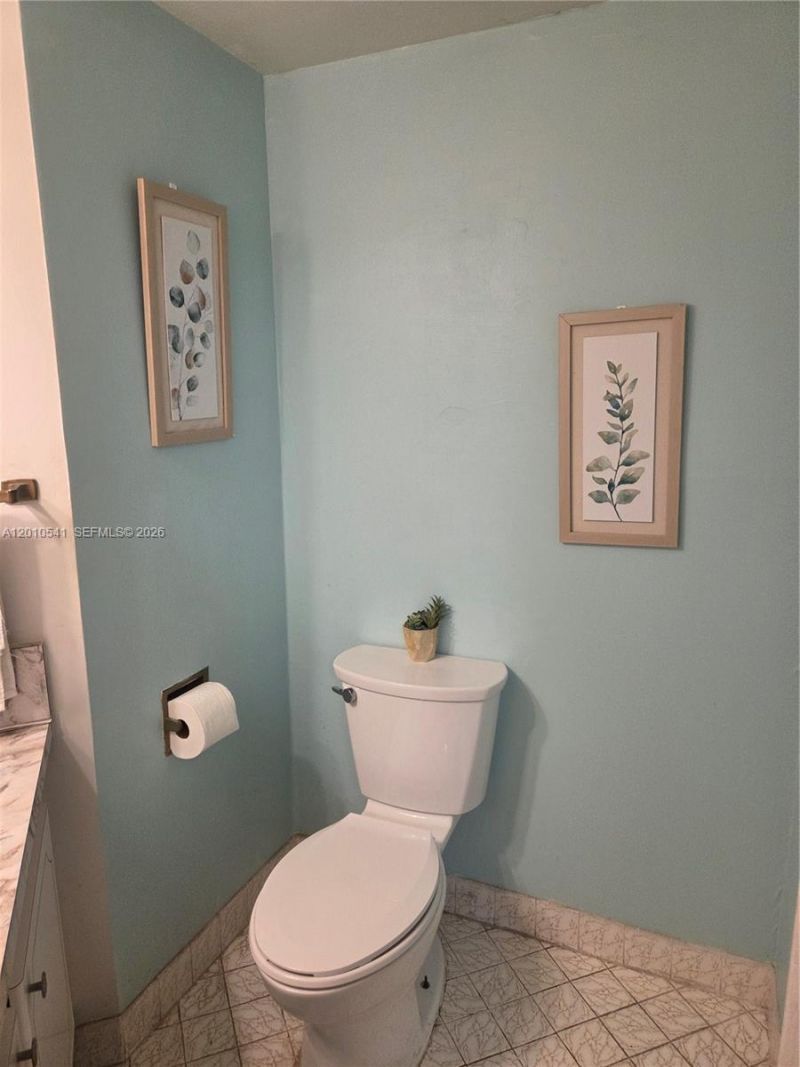 1817 S Ocean Dr , Unit 325, Hallandale Beach, FL 33009 Photo
