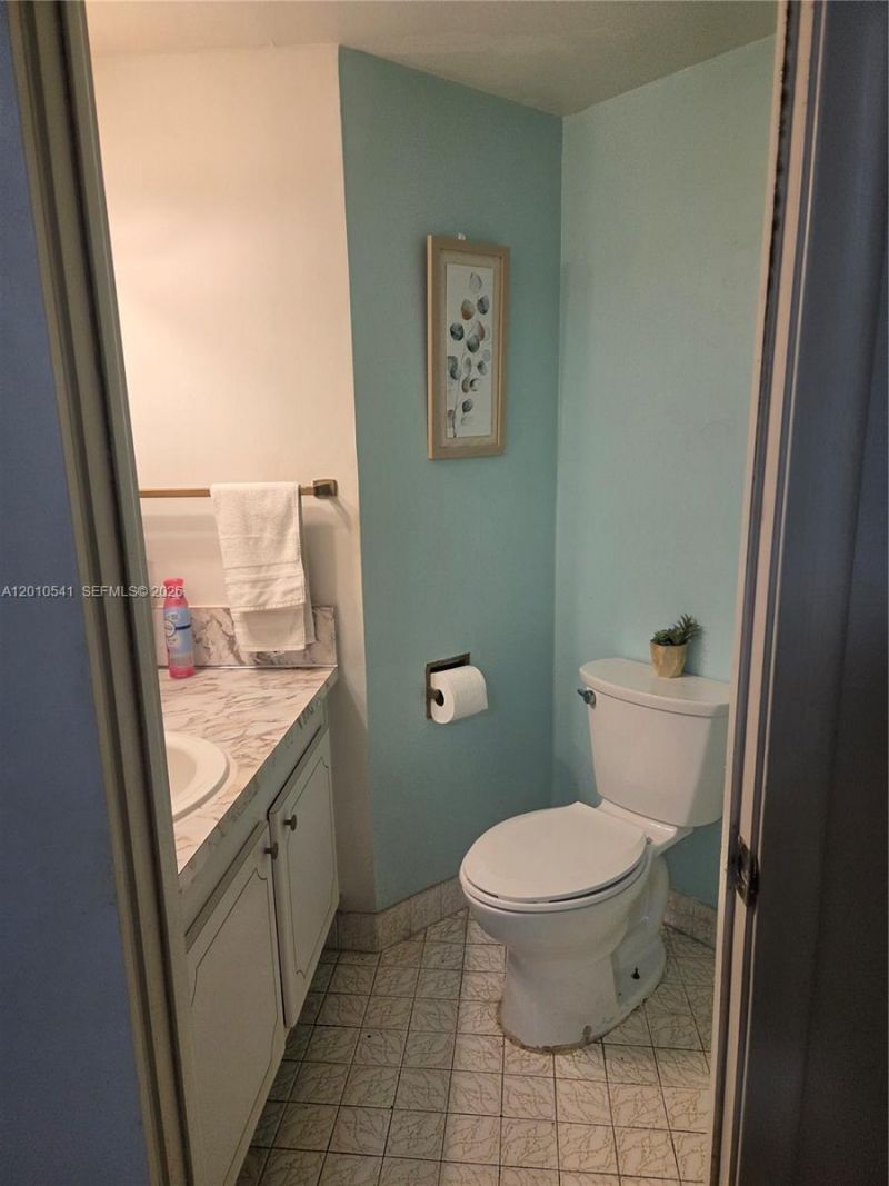 1817 S Ocean Dr , Unit 325, Hallandale Beach, FL 33009 Photo