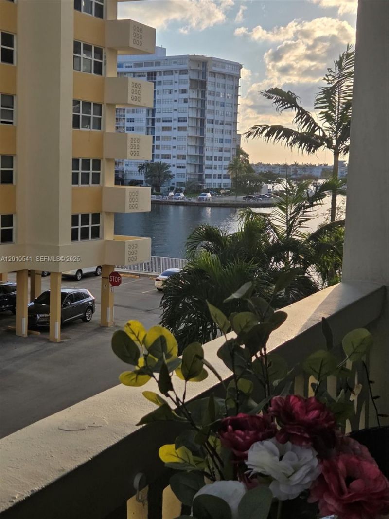 1817 S Ocean Dr , Unit 325, Hallandale Beach, FL 33009 Photo