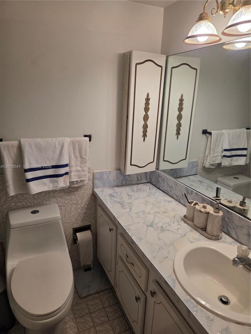 1817 S Ocean Dr , Unit 325, Hallandale Beach, FL 33009 Photo