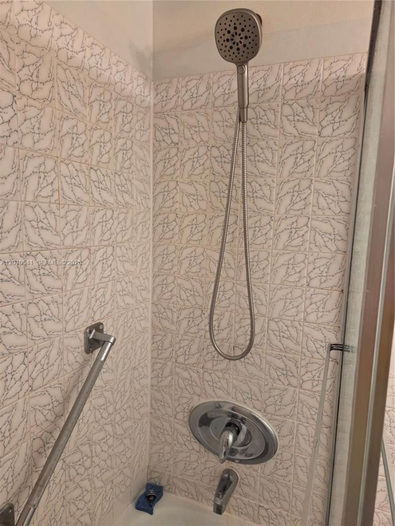 1817 S Ocean Dr , Unit 325, Hallandale Beach, FL 33009 Photo