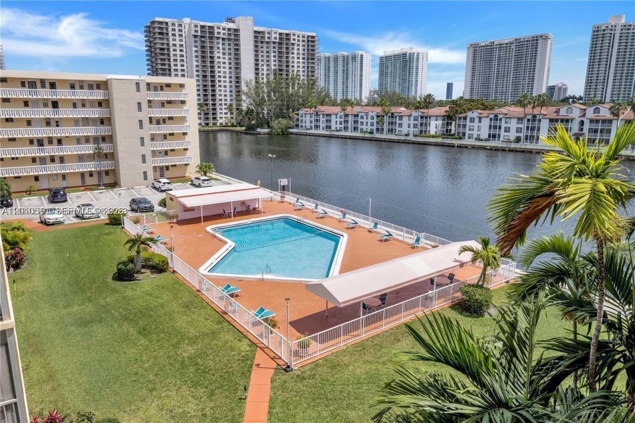 2999 Point East Dr , Unit C101, Aventura, FL 33160 Photo