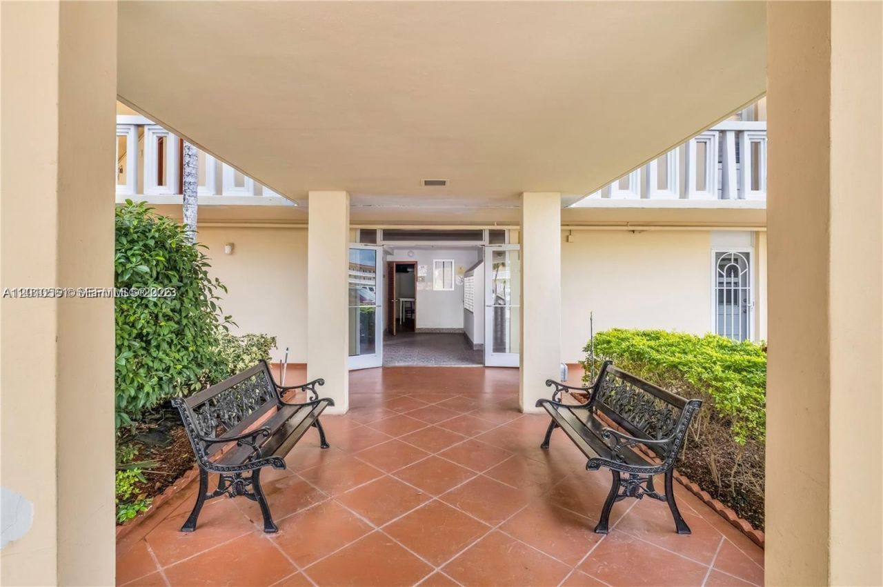 2999 Point East Dr , Unit C101, Aventura, FL 33160 Photo