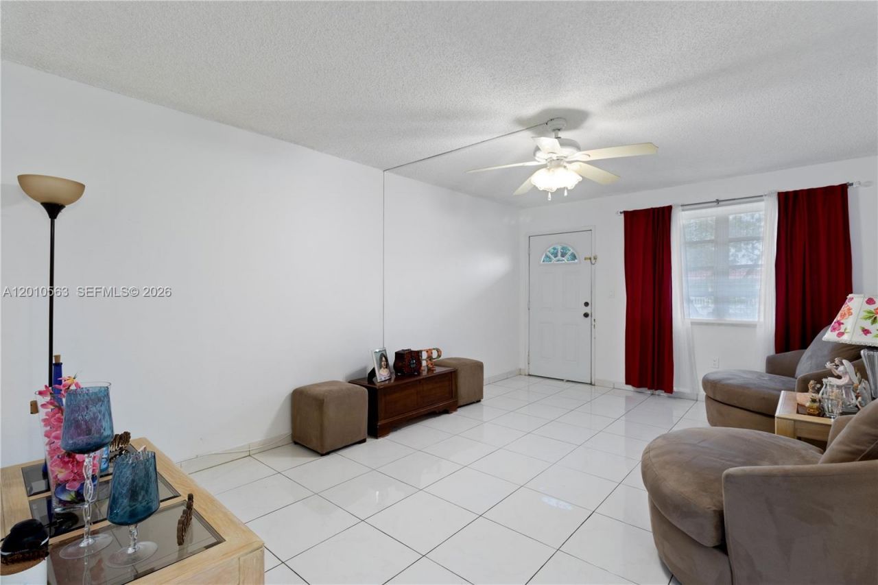 165 NE 203rd Ter, Unit C20, Miami Gardens, FL 33179 Photo
