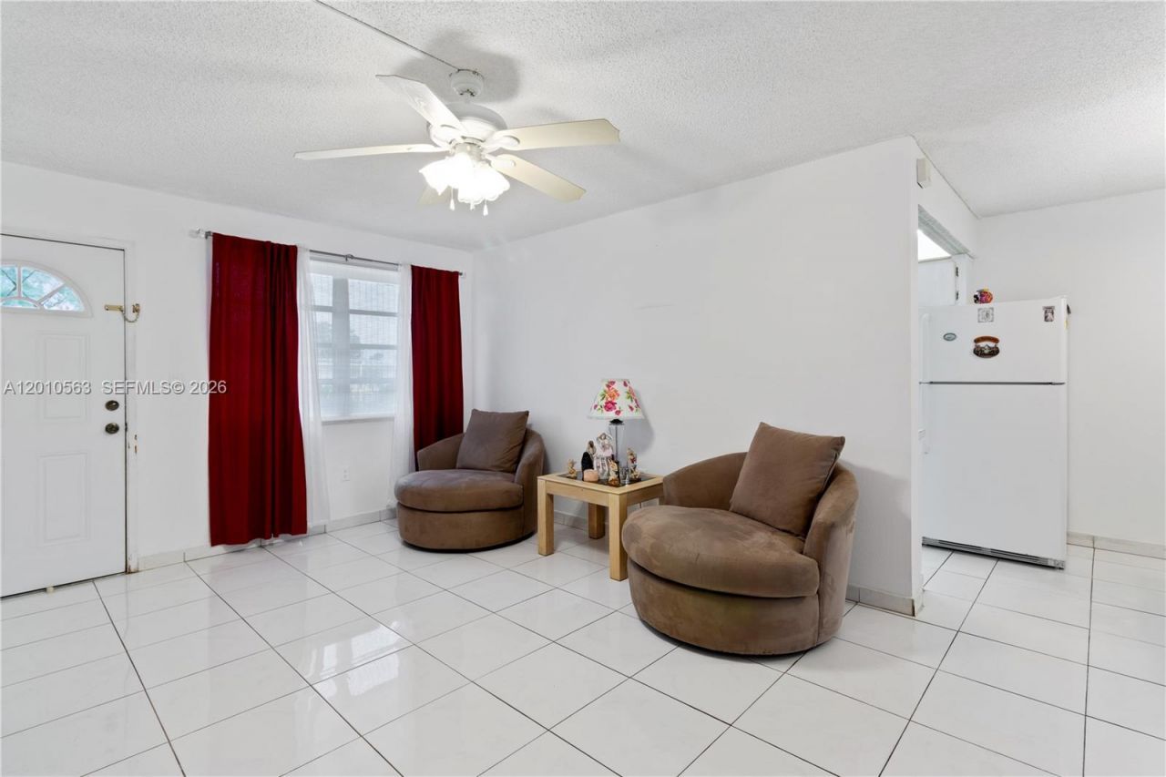 165 NE 203rd Ter, Unit C20, Miami Gardens, FL 33179 Photo