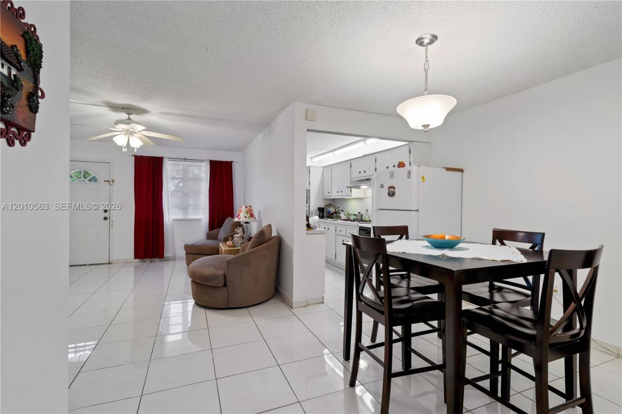 165 NE 203rd Ter, Unit C20, Miami Gardens, FL 33179 Photo