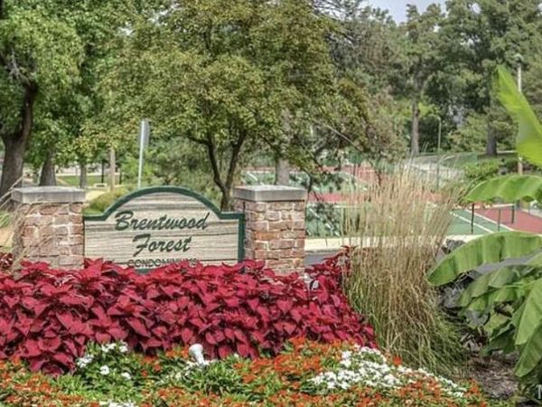 9121 N Swan Circle, Brentwood, MO 63144