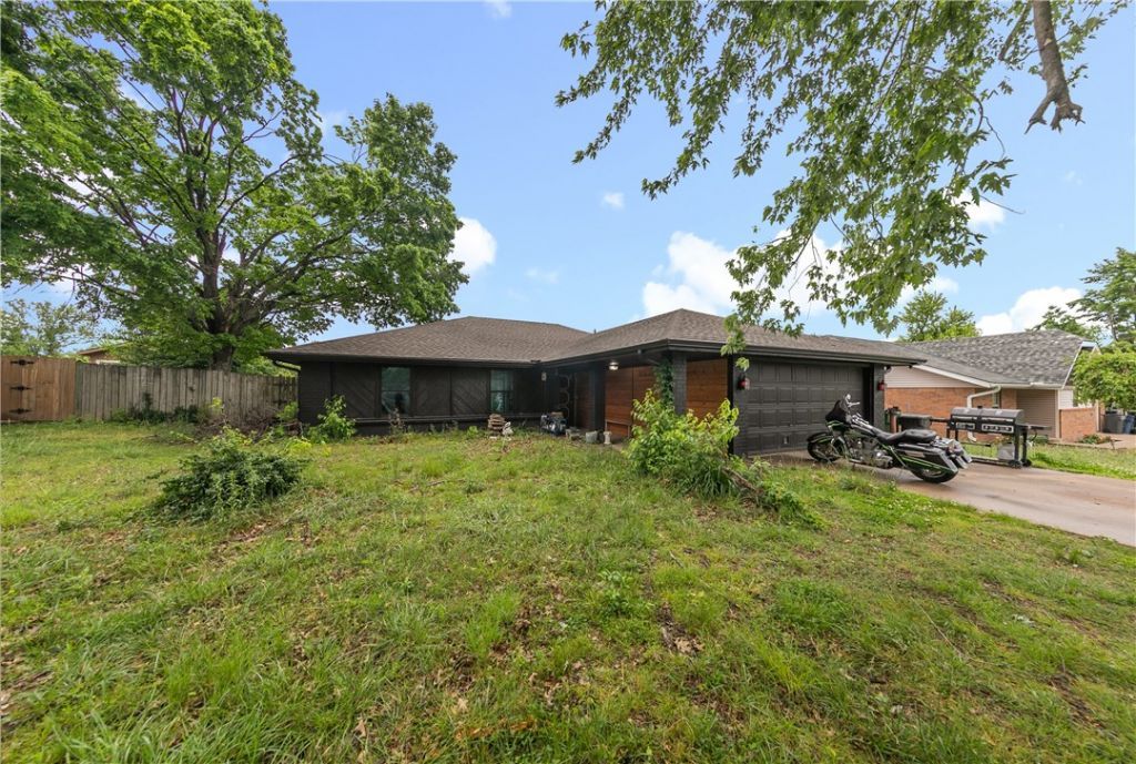 2211 W Olrich Street, Rogers, AR 72758 Main Photo