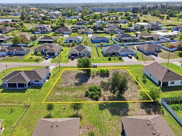 206 SW 11th AVE, CAPE CORAL, FL 33991