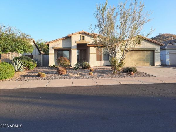 18575 W CAPISTRANO Avenue, Goodyear, AZ 85338