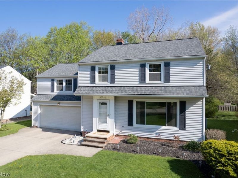 5297 Marian Drive, Lyndhurst, OH 44124 Photo 2