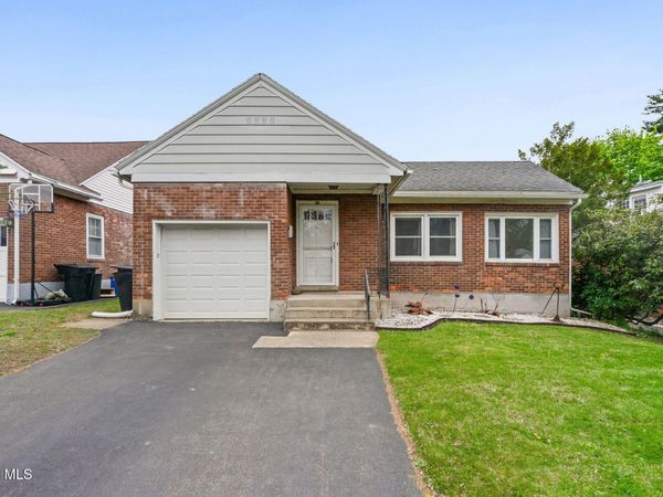 28 Center View Drive, Troy, NY 12180