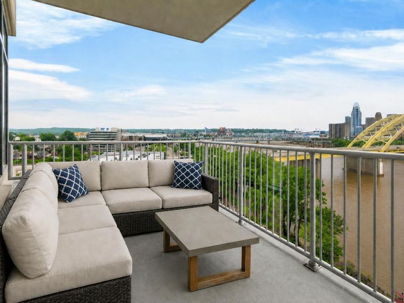 400 Riverboat, Unit 902, Newport, KY 41071 Photo 4