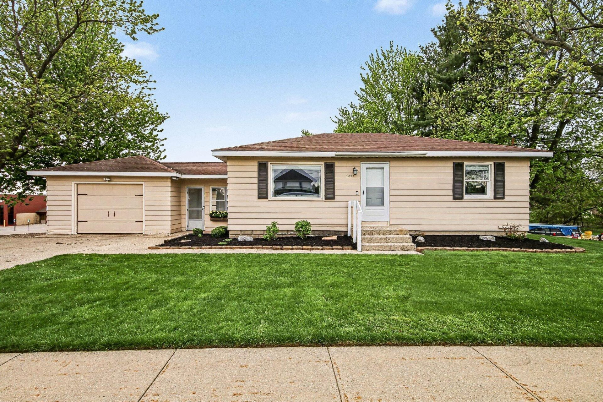 7041 28th Avenue, Hudsonville, MI 49426 Main Photo