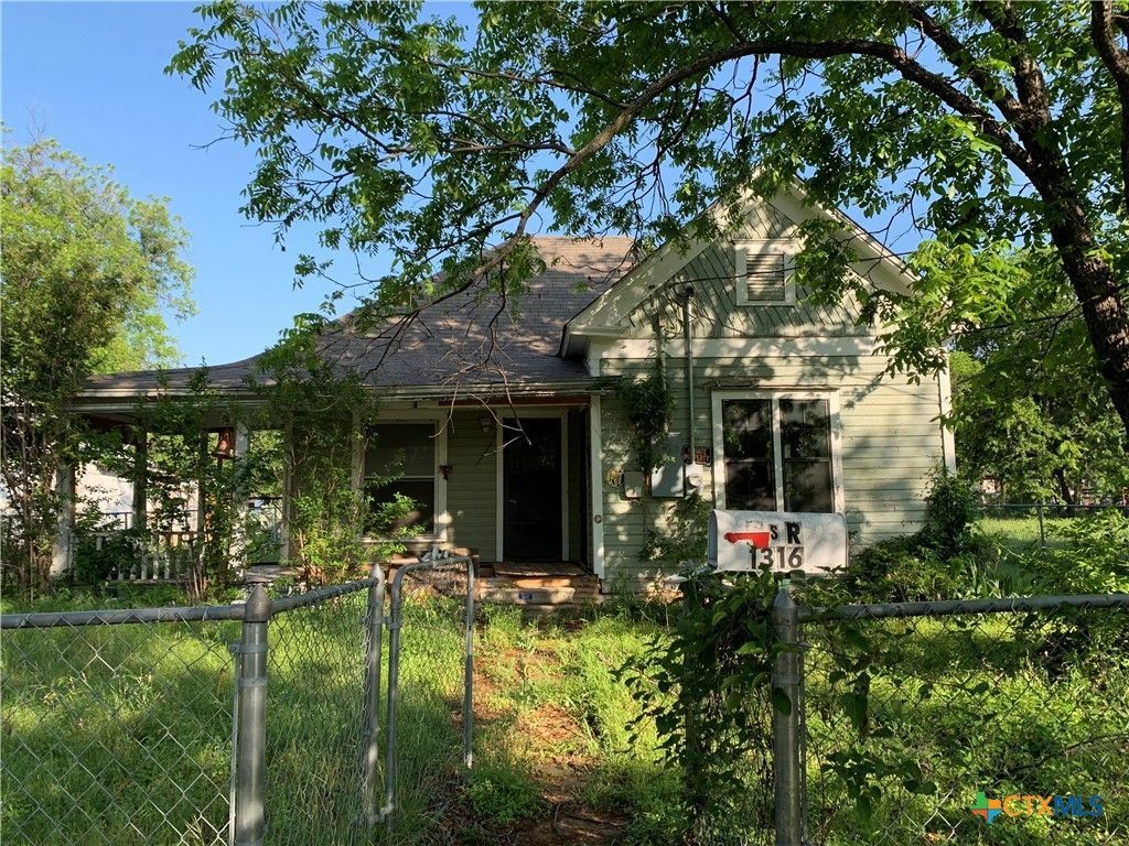 1316 Brady Avenue, Brownwood, TX 76801 Main Photo