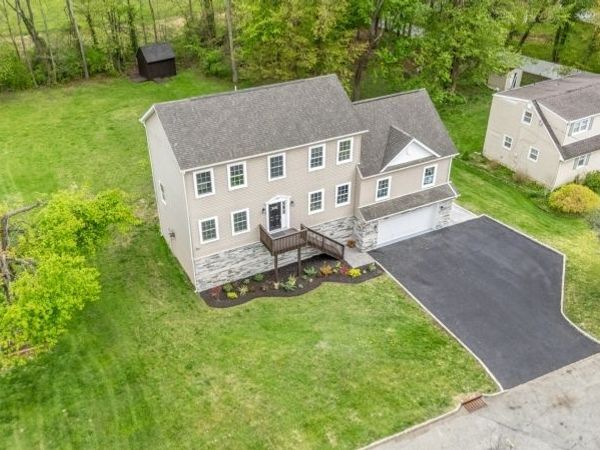 128 Big Piece Rd, Fairfield, NJ 07004