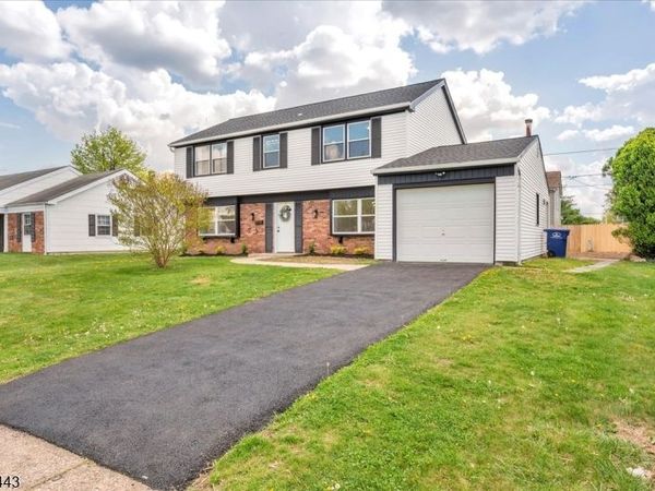 54 Gardenbrook Ln, Willingboro, NJ 08046