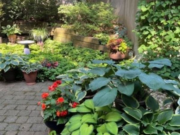 240 Mountain View Dr, Mahwah, NJ 07430