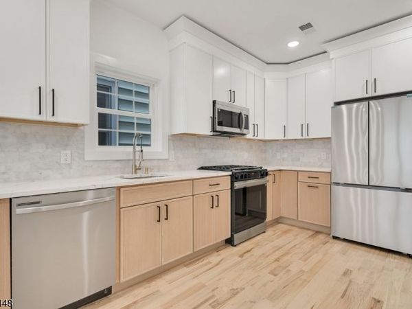 196 Taylor St, Orange, NJ 07050