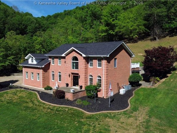 35 Oakridge Estates Road, Danville, WV 25053