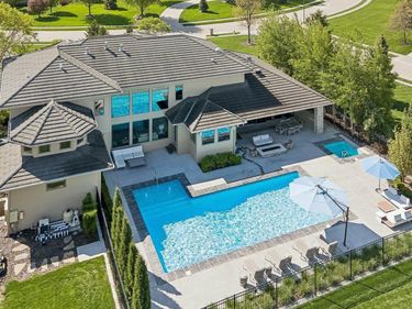19510 Camden Avenue, Elkhorn, NE 68022
