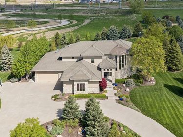19510 Camden Avenue , Elkhorn, NE 68022