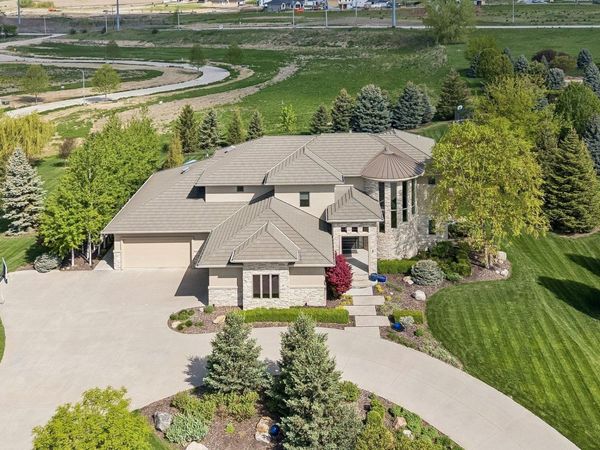 19510 Camden Avenue, Elkhorn, NE 68022