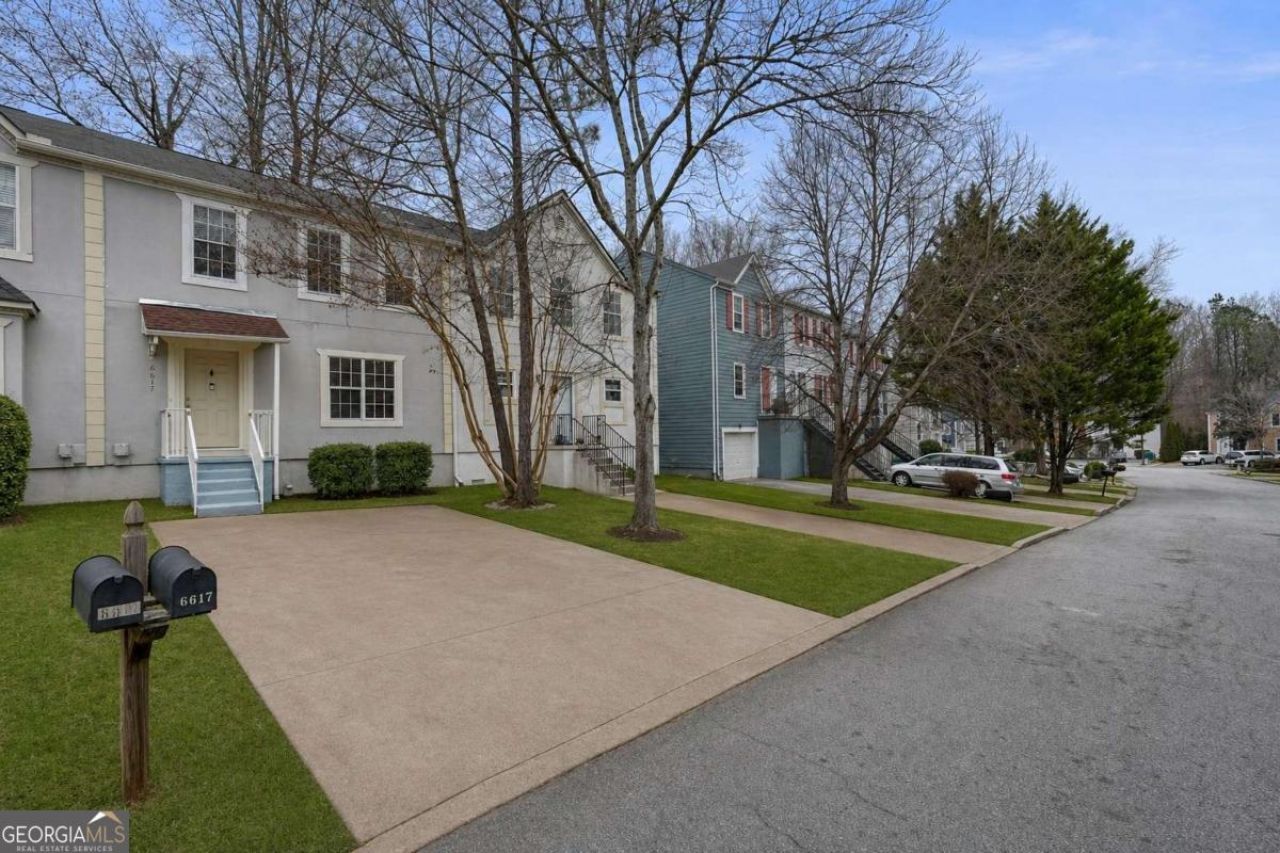 6617 Meadow Green Circle, Peachtree Corners, GA 30092 Main Photo