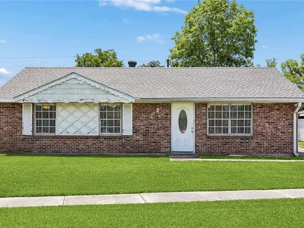 121 DOROTHY Drive, Avondale, LA 70094