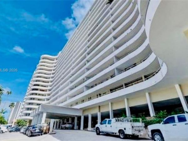5555 Collins Ave, Unit 7P, Miami Beach, FL 33140
