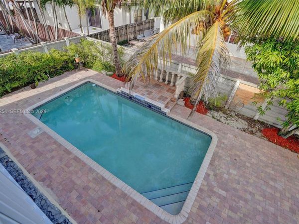 17951 NW 91st Ct , Hialeah, FL 33018