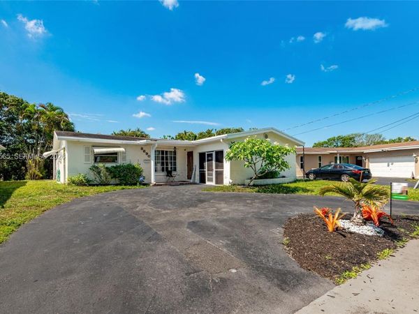 8690 NW 24th Pl , Sunrise, FL 33322