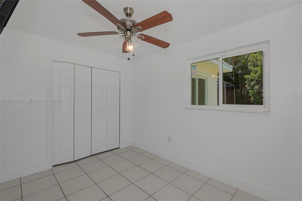 8690 NW 24th Pl , Sunrise, FL 33322 Photo