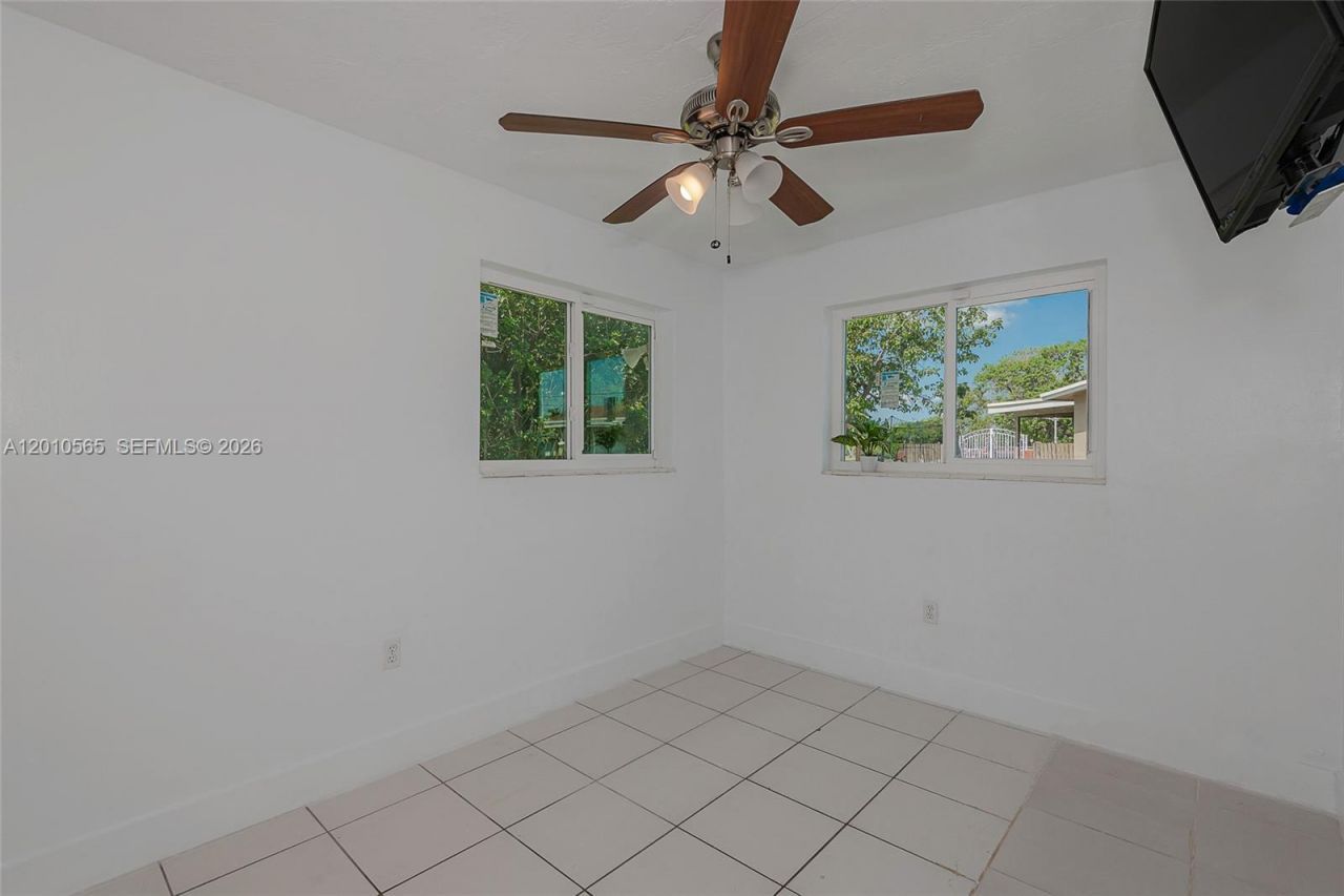 8690 NW 24th Pl , Sunrise, FL 33322 Photo