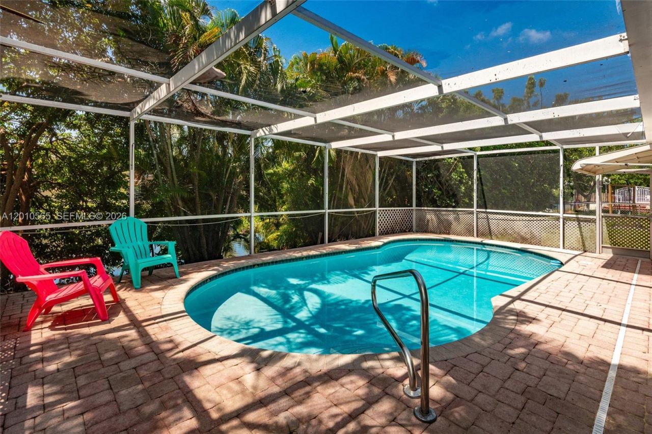 8690 NW 24th Pl , Sunrise, FL 33322 Photo