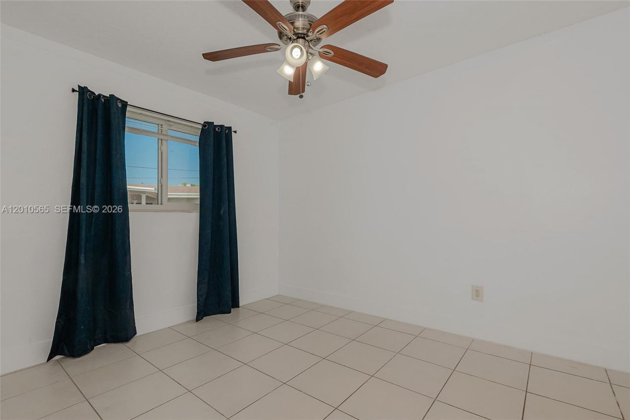 8690 NW 24th Pl , Sunrise, FL 33322 Photo