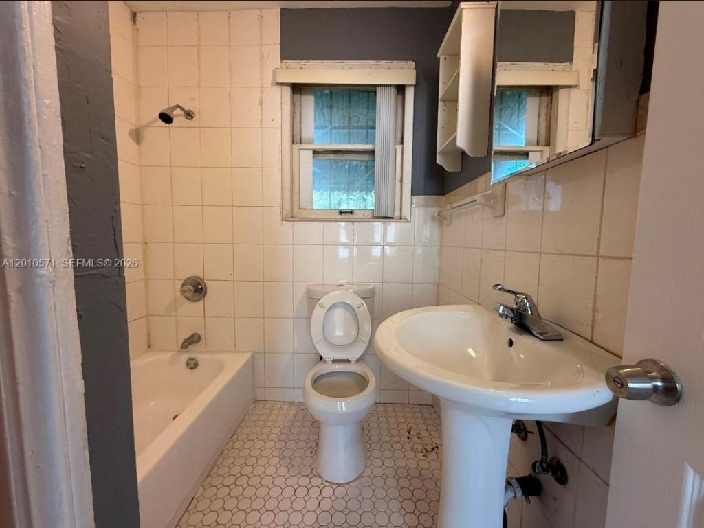 405 NW 64th St , Unit 3, Miami, FL 33150 Photo