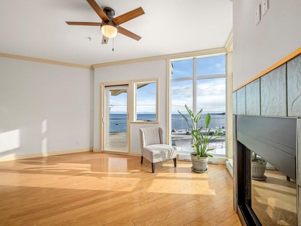 2676 Island Hwy , Unit 303, Campbell River, BC V9W 1C7