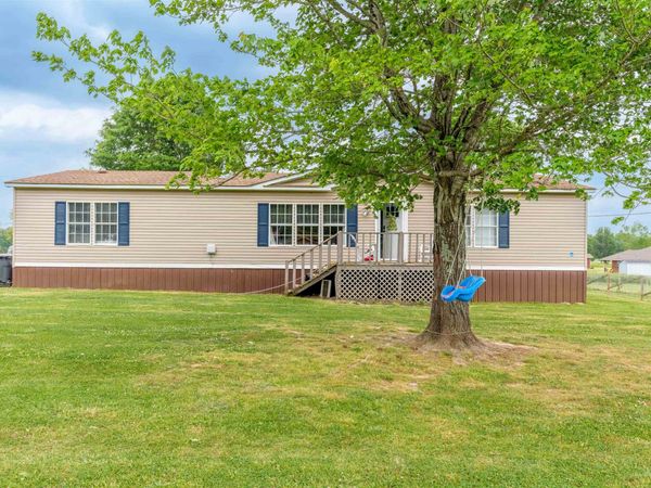 122 Sunrise Dr, Killen, AL 35645