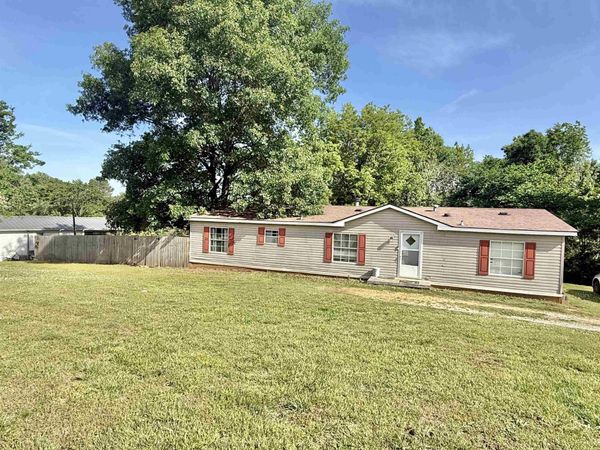 57 Park Ave, Killen, AL 35645