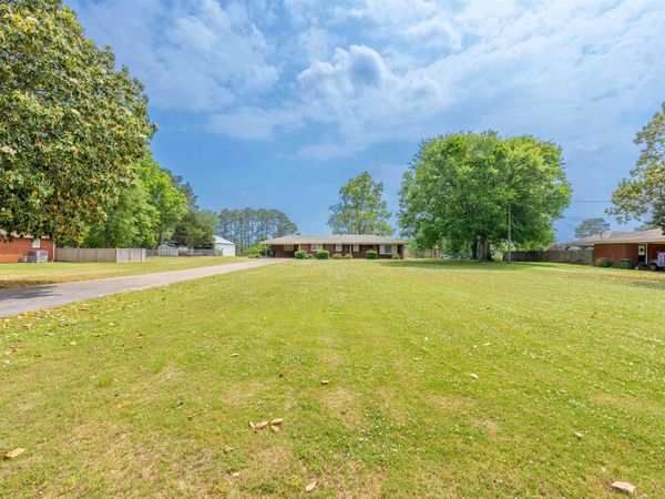 202 Blaine St, Muscle Shoals, AL 35661