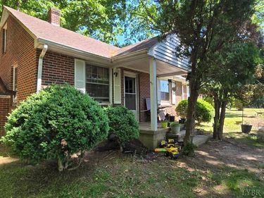 586 Hardtimes Road, Farmville, VA 23901
