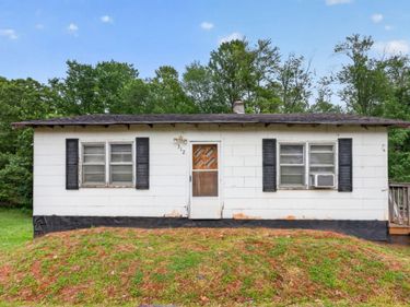312 Chaney Lane, Gretna, VA 24557
