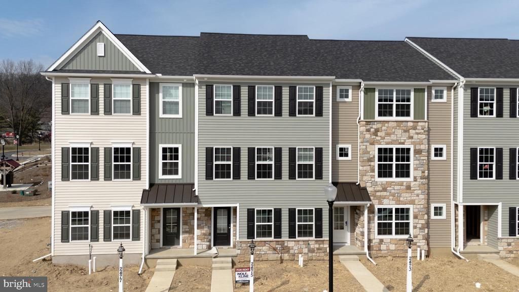 2445 Spring Water Circle , Lancaster, PA 17601 Main Photo
