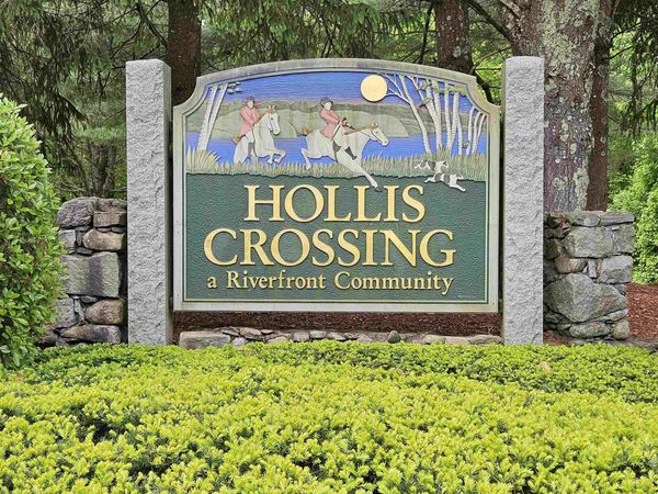 9 Bartemus Trail, Unit 208, Nashua, NH 03063