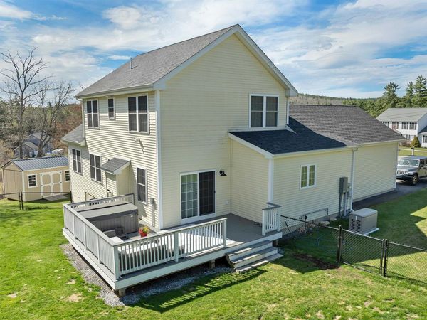 31 Carriage Hill Road, Wilton, NH 03452