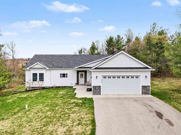 3293 Annie's Way, Unit 20, Petoskey, MI 49770