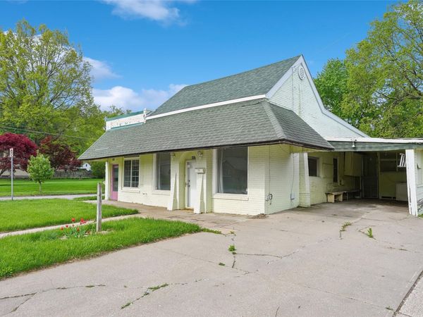 4000-4002 11th Street, Des Moines, IA 50313