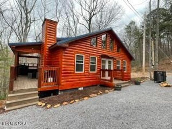 1304 N Oak Court, Sevierville, TN 37876